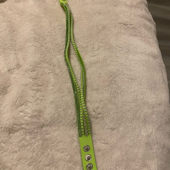 Wrap bracelet lime green and rhinestone - Picture 3 of 3
